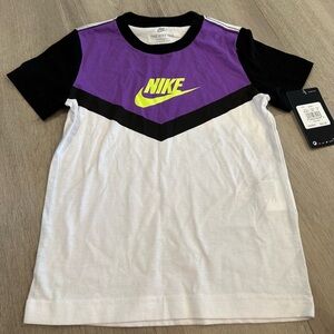 NWT Nike Tee